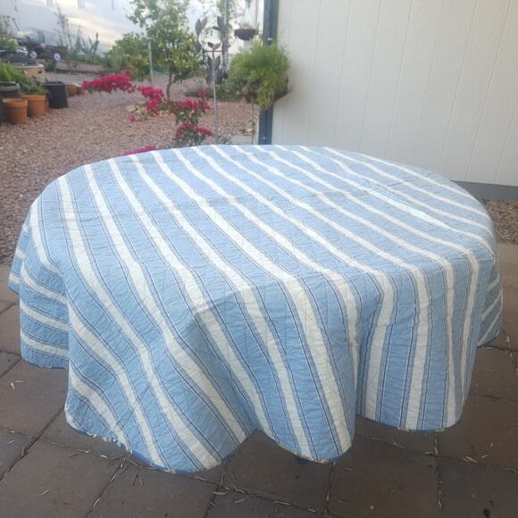 Williams Sonoma Quilted Reversible Round Tablecloth Paisley Stripe French 70" - Picture 2 of 11